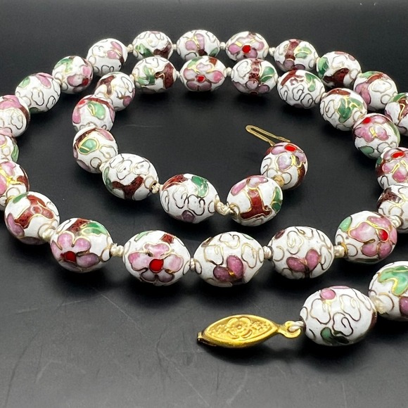Vintage White Enamel Chinese Floral Cloisonné Beaded Necklace Oval Beads - Picture 1 of 5